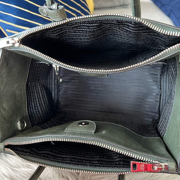 PRADA Twin Pocket Tote Green - Picture 8 of 10